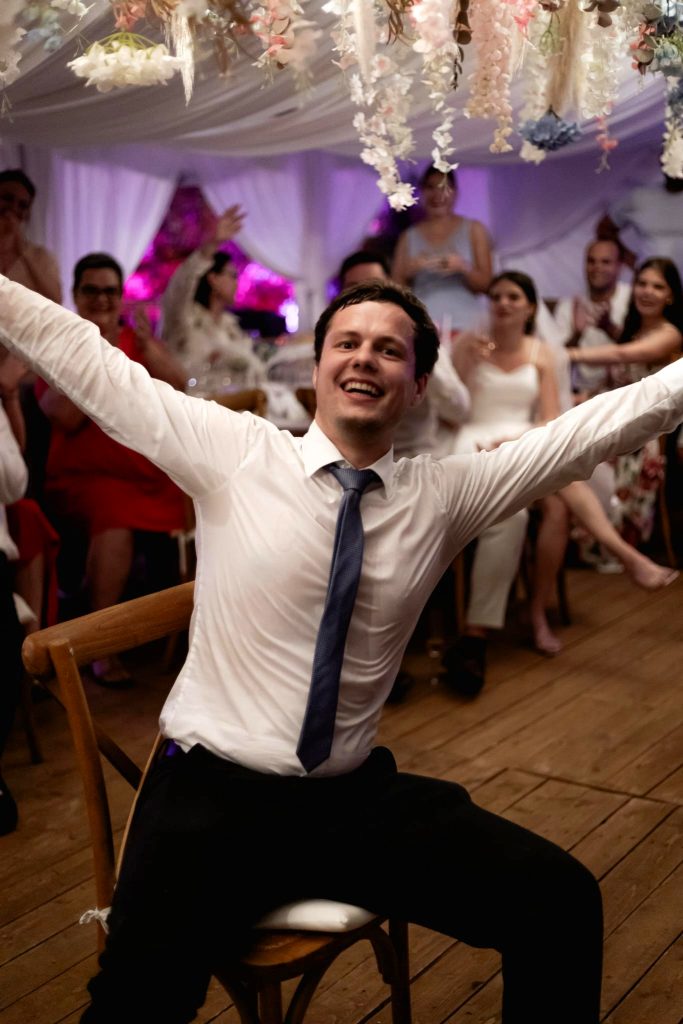 Hochzeitsmoderatorin Swetlana Geist bei einer Hochzeitsfeier