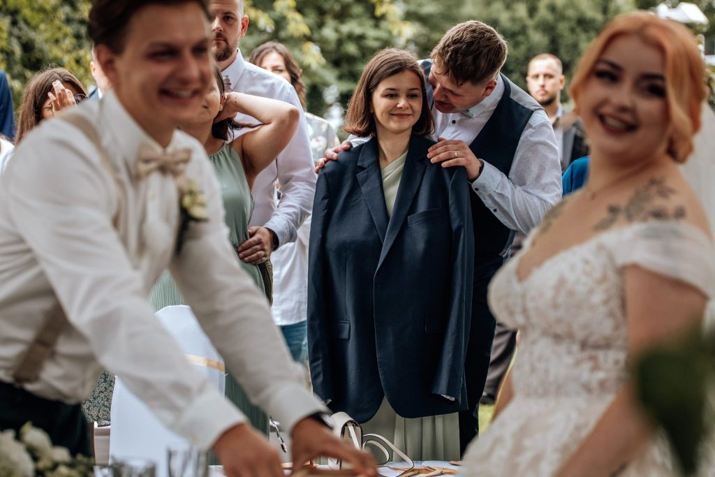 Hochzeitsmoderatorin Swetlana Geist bei einer Hochzeitsfeier